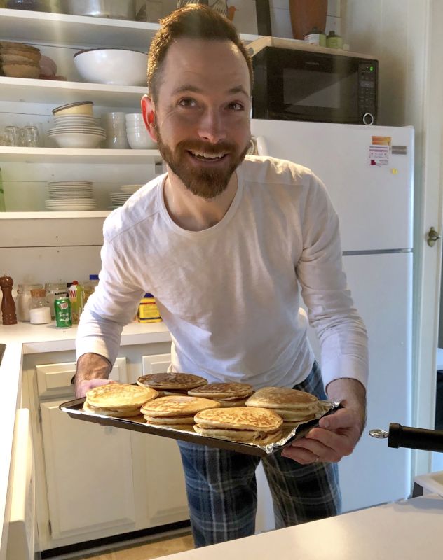 Dennis Makes Fantastic Pancakes!